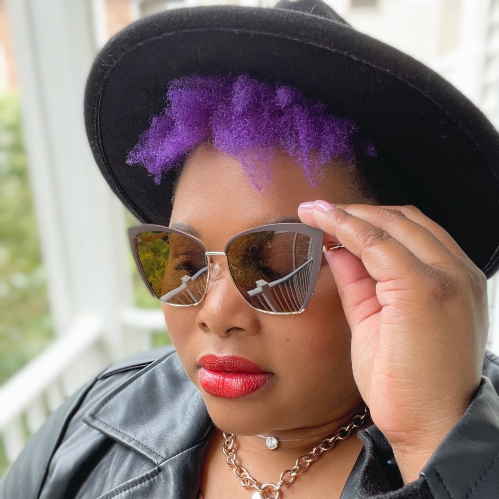 Meet your Posher, Antoinette